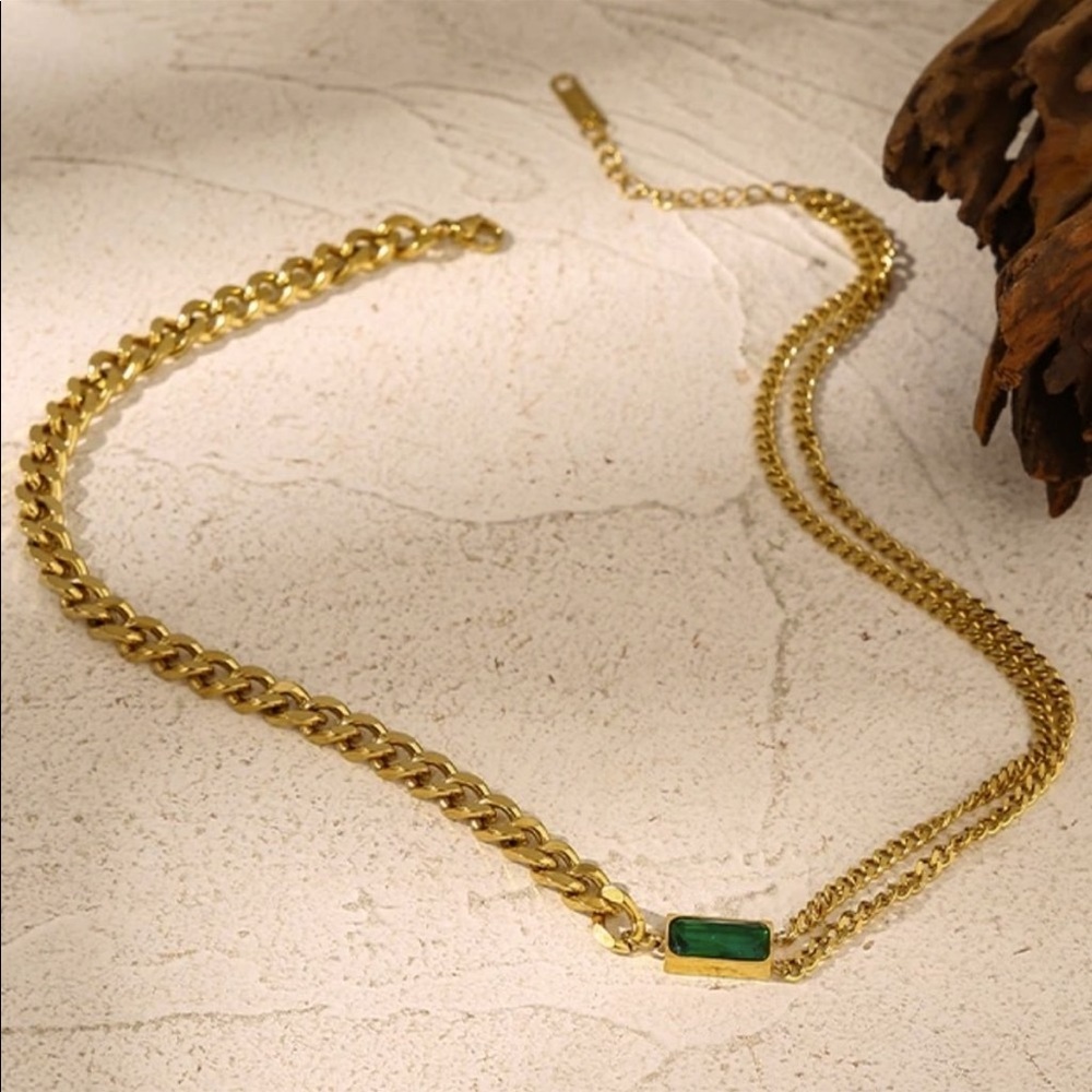 The Champion Necklace 18K Gold Plated Link Chain w Green gemstone - Picture 5 of 8